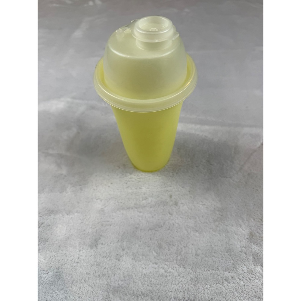 Tupperware Modular Mate Round Container Light Yellow‎ Lid 3207-1